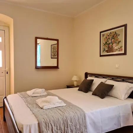 Mary's Summer House Apartment